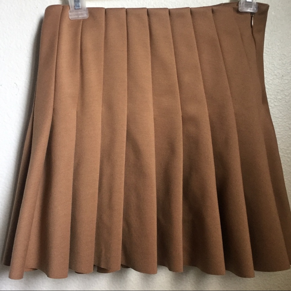 Forever 21 Tan Pleated skirt